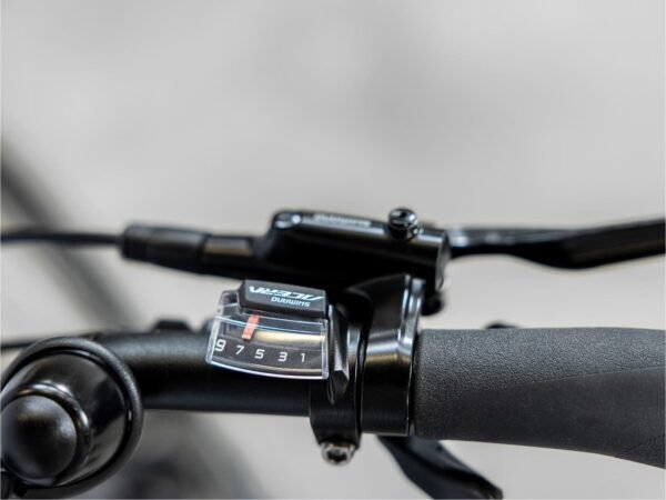 Vélo Électrique Trek Verve+ 2 Stagger Shimano Acera/Altus 9V 300 Wh Noir 2023 – Image 4